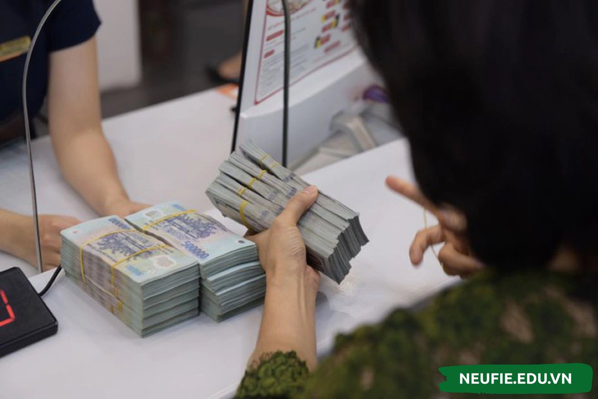 Một lựa chọn đầu tư truyền thống mà chúng ta nên quan tâm đến là việc gửi tiết kiệm