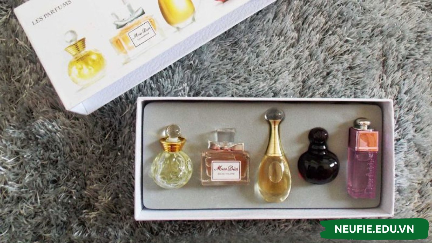 Nước hoa mini trông rất dễ thương, bắt mắt mà giá lại rẻ