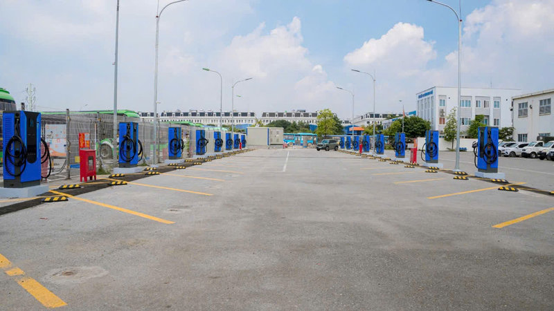 Lắp trạm sạc vinfast kinh doanh kết hợp sử dụng điện năng lượng mặt trời